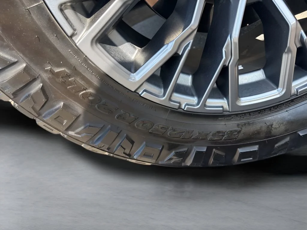 Used 2022  Ford XL image 35