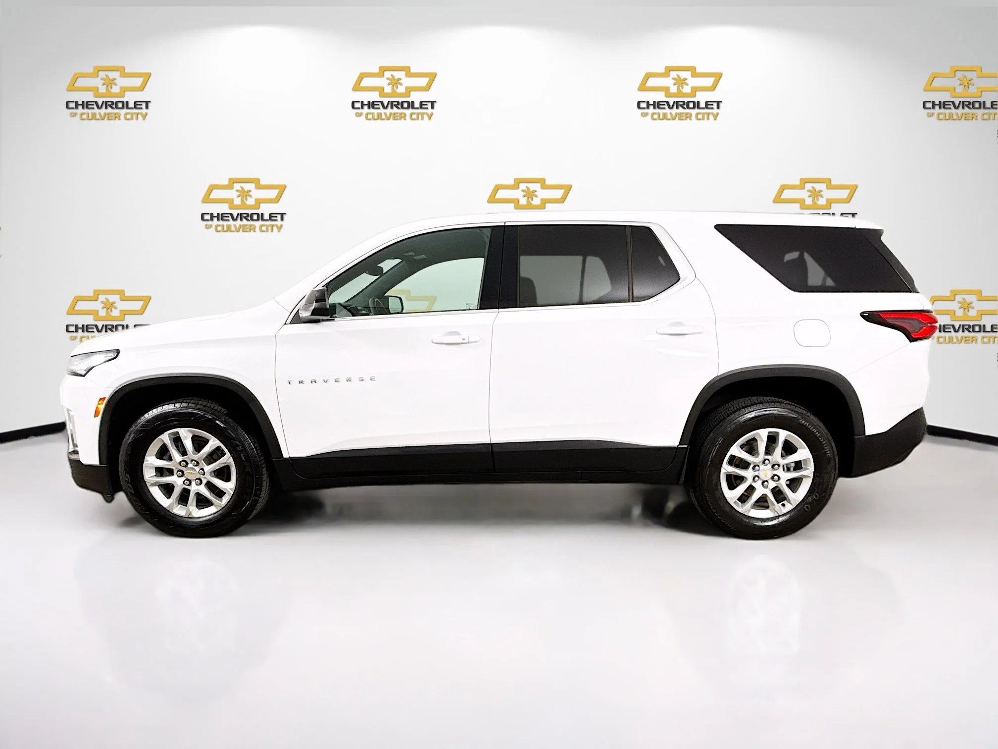 Used 2023 Summit White Chevrolet LS image 5