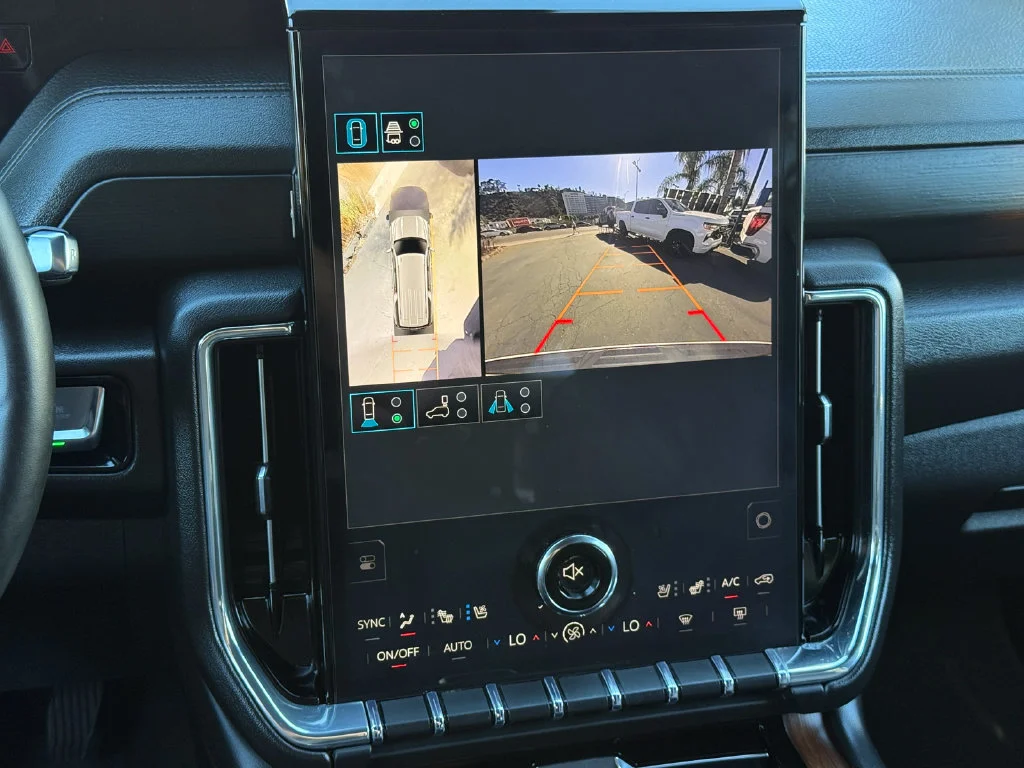 Used 2025 Summit White GMC Denali image 31