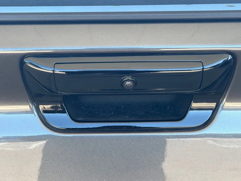 New 2026 Granite Crystal Metallic Clear-Coat Exterior Paint RAM Laramie image 39