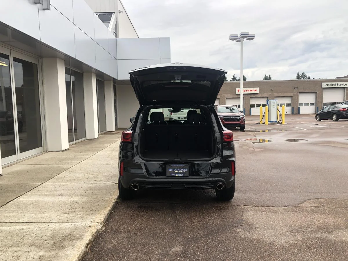 New 2026 Black Chevrolet Awd 4dr Rs image 7