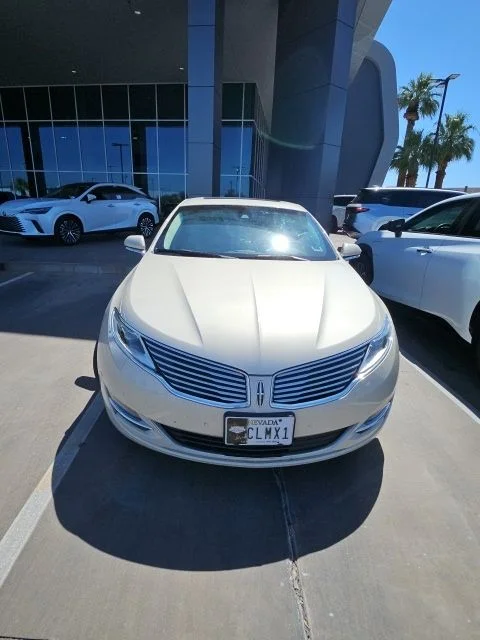 2016 Lincoln MKZ Hybrid's photo