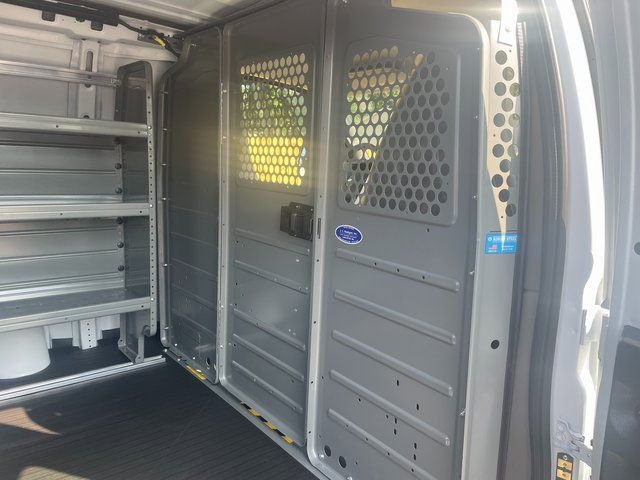 2025 Chevrolet Express Cargo Work Van - Photo 9