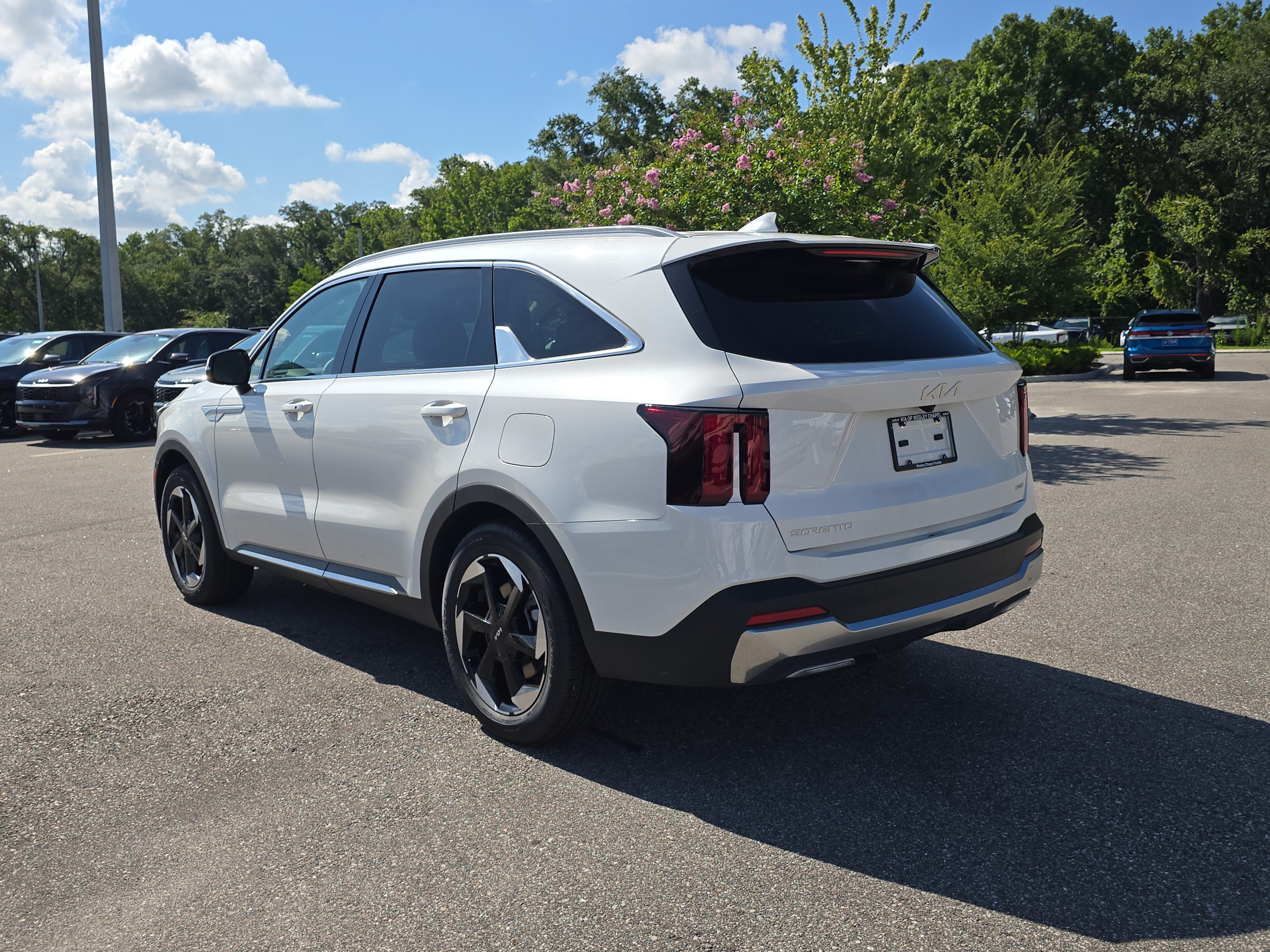 New 2026 Snow White Pearl Kia EX AWD image 6