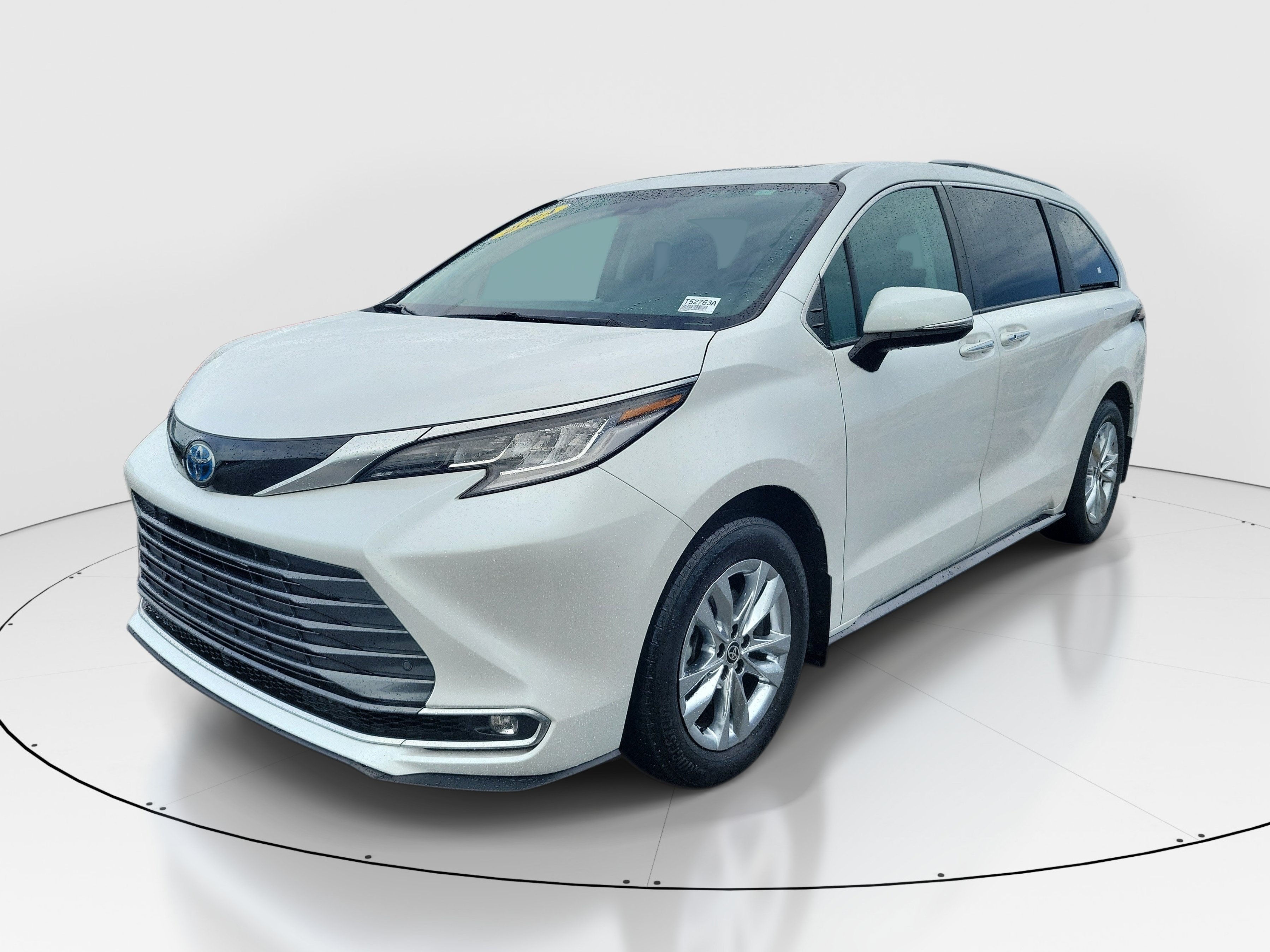 Used 2024 Pearl Toyota Limited image 3