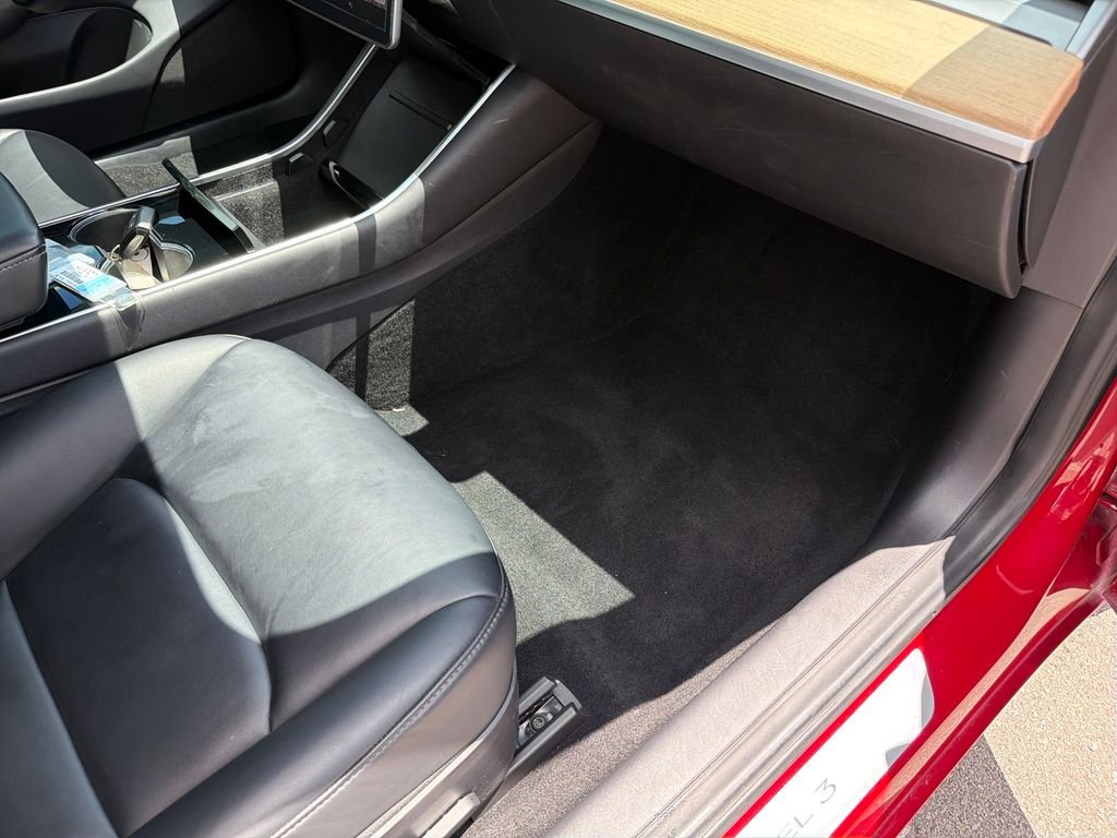 Used 2019 Red Tesla Long Range image 37