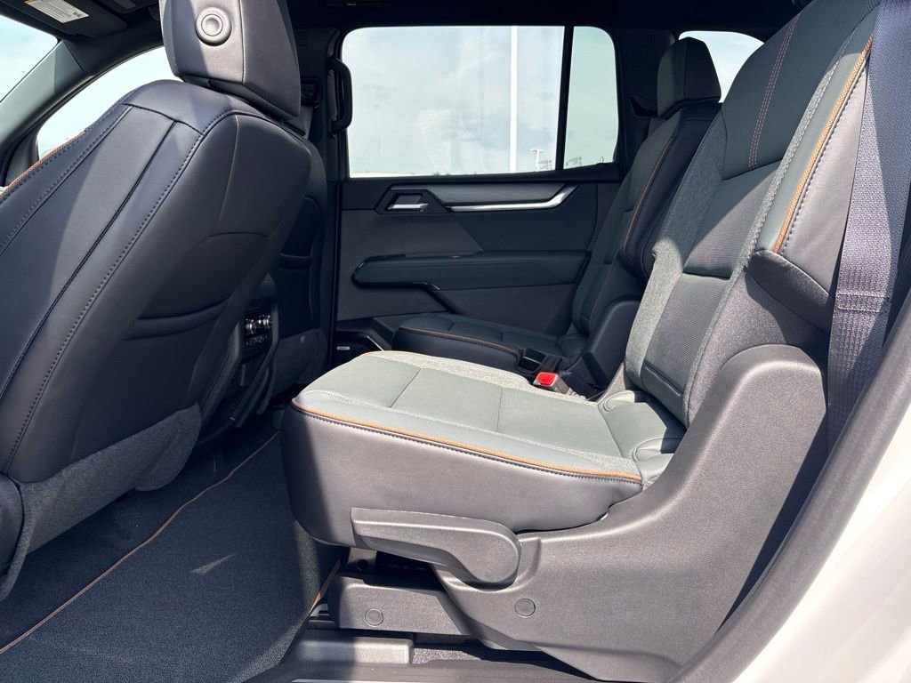 2026 GMC Acadia AT4 - Photo 6