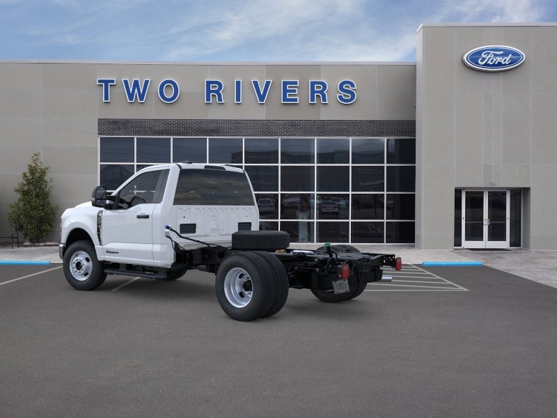 New 2026 Oxford White Ford F-350 image 4