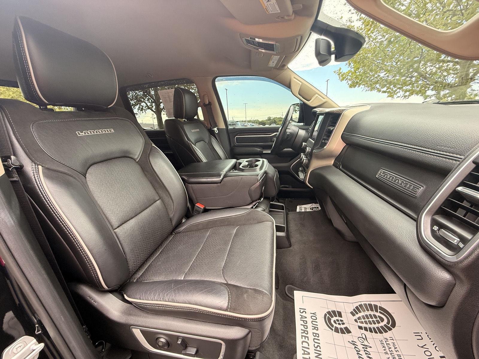 Used 2020 Diamond Black Crystal Pearlcoat Ram Laramie image 22