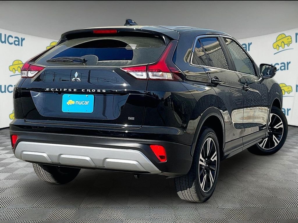 Used 2024 Silver Mitsubishi SE image 6