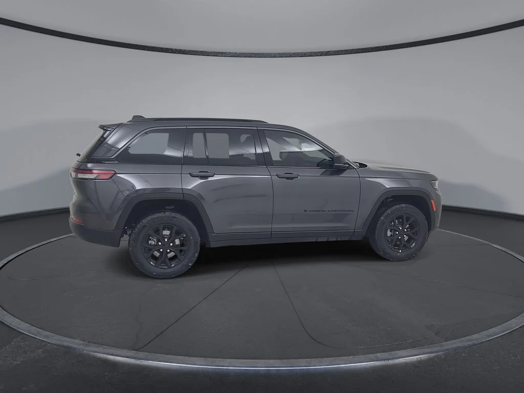 New 2026 Baltic Gray Metallic Clear-Coat Exterior Paint Jeep Altitude image 16
