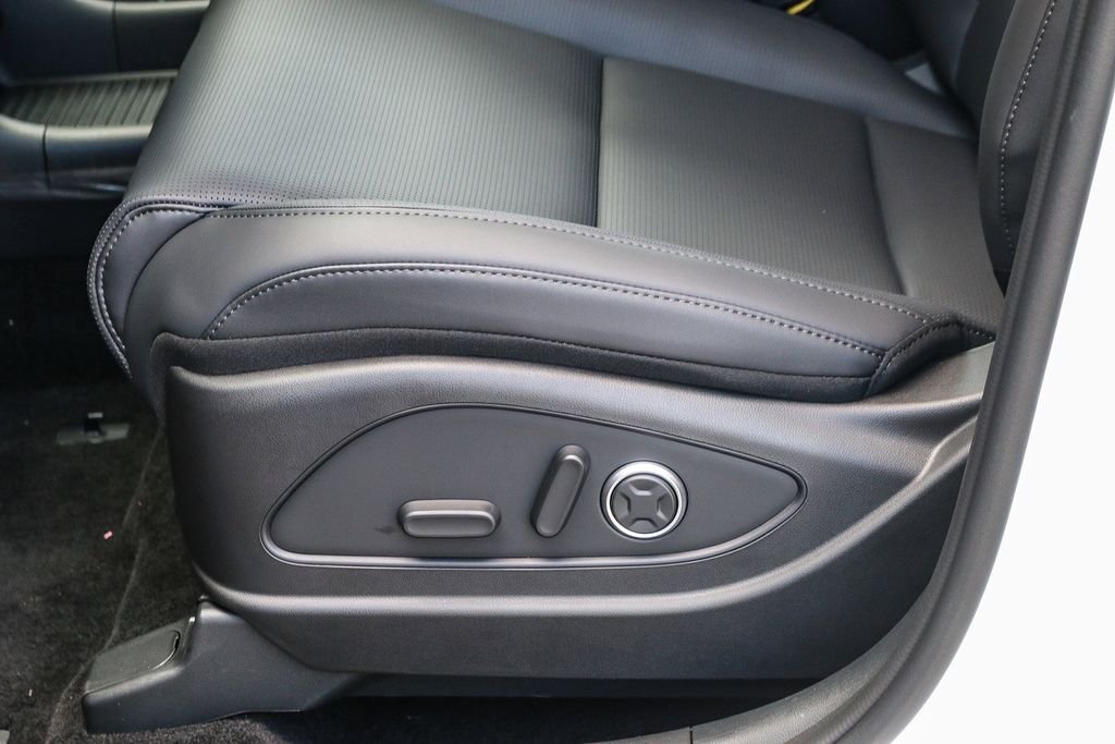 New 2026 White Hyundai SEL Premium image 22