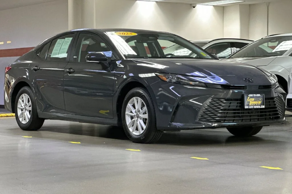 Certified Used 2025  Toyota LE image 2