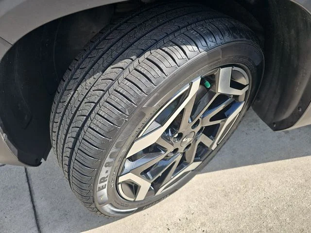 Used 2024 Black Kia SX image 30