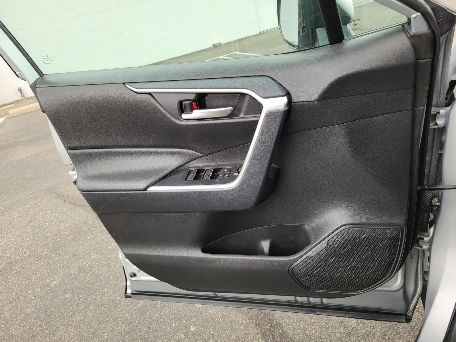 Certified Used 2025 Silver Toyota XLE image 27