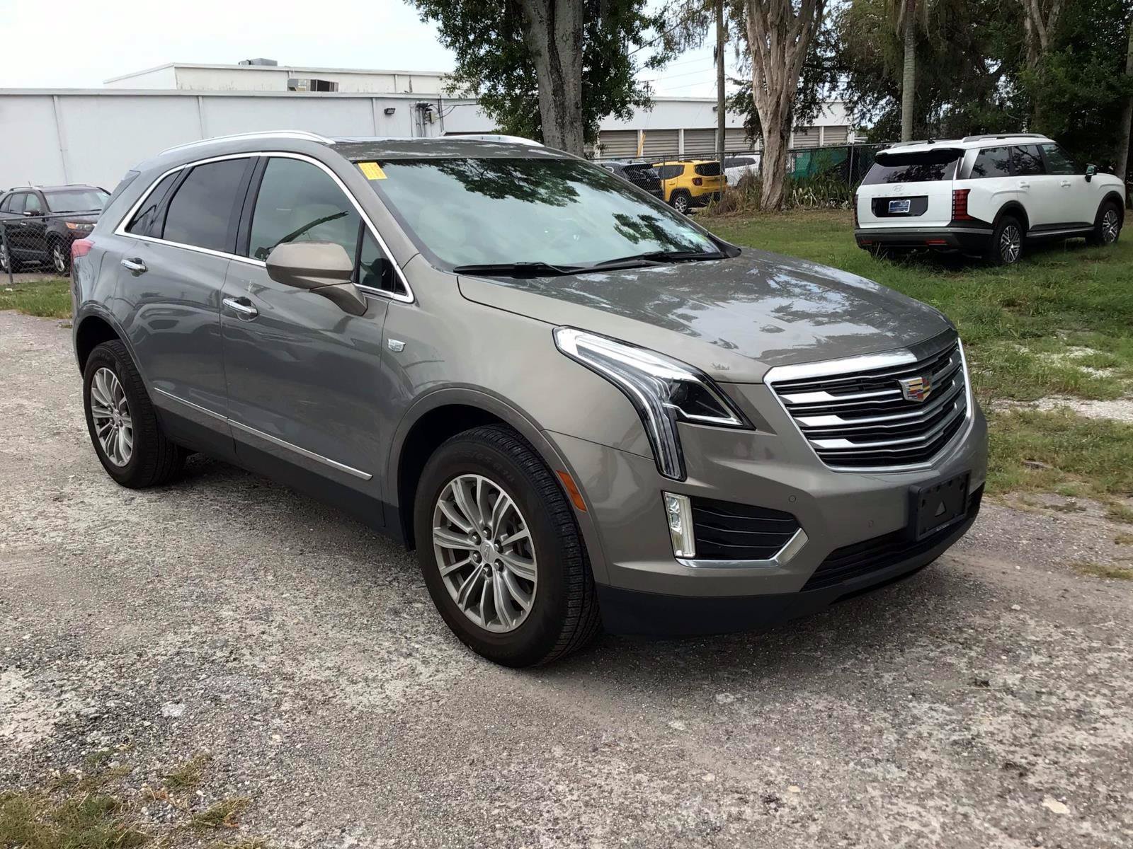 Used 2018 Bronze Dune Metallic CADILLAC Luxury image 3