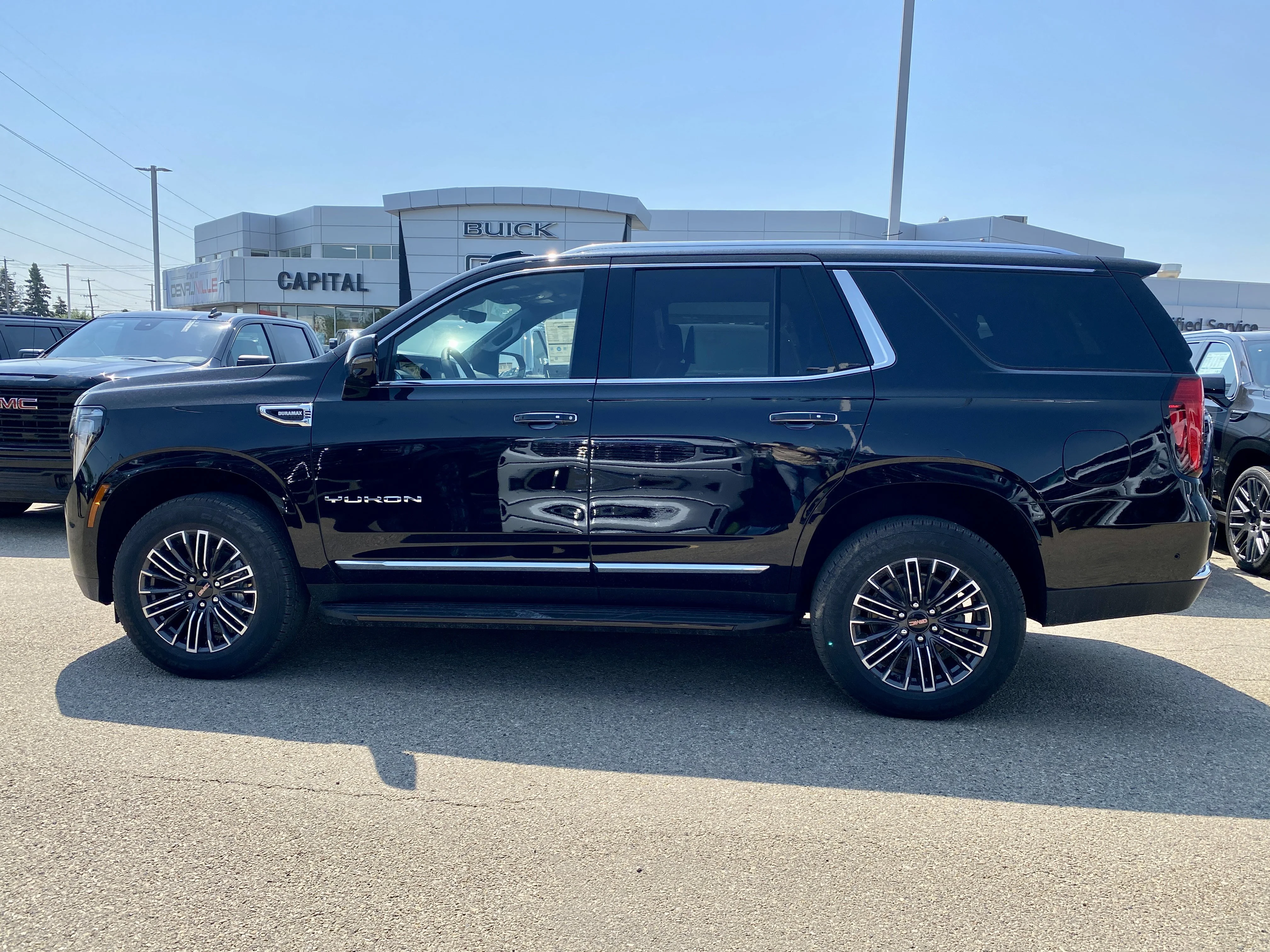 New 2026 ONYX BLACK GMC Elevation image 3