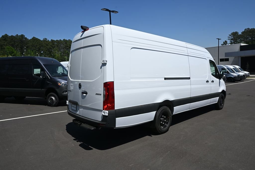 New 2026 Arctic White Mercedes-Benz Cargo 170 WB image 25