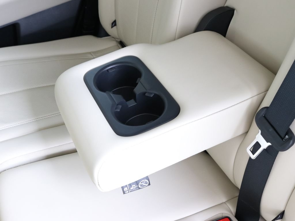 Used 2023 White INFINITI LUXE image 33
