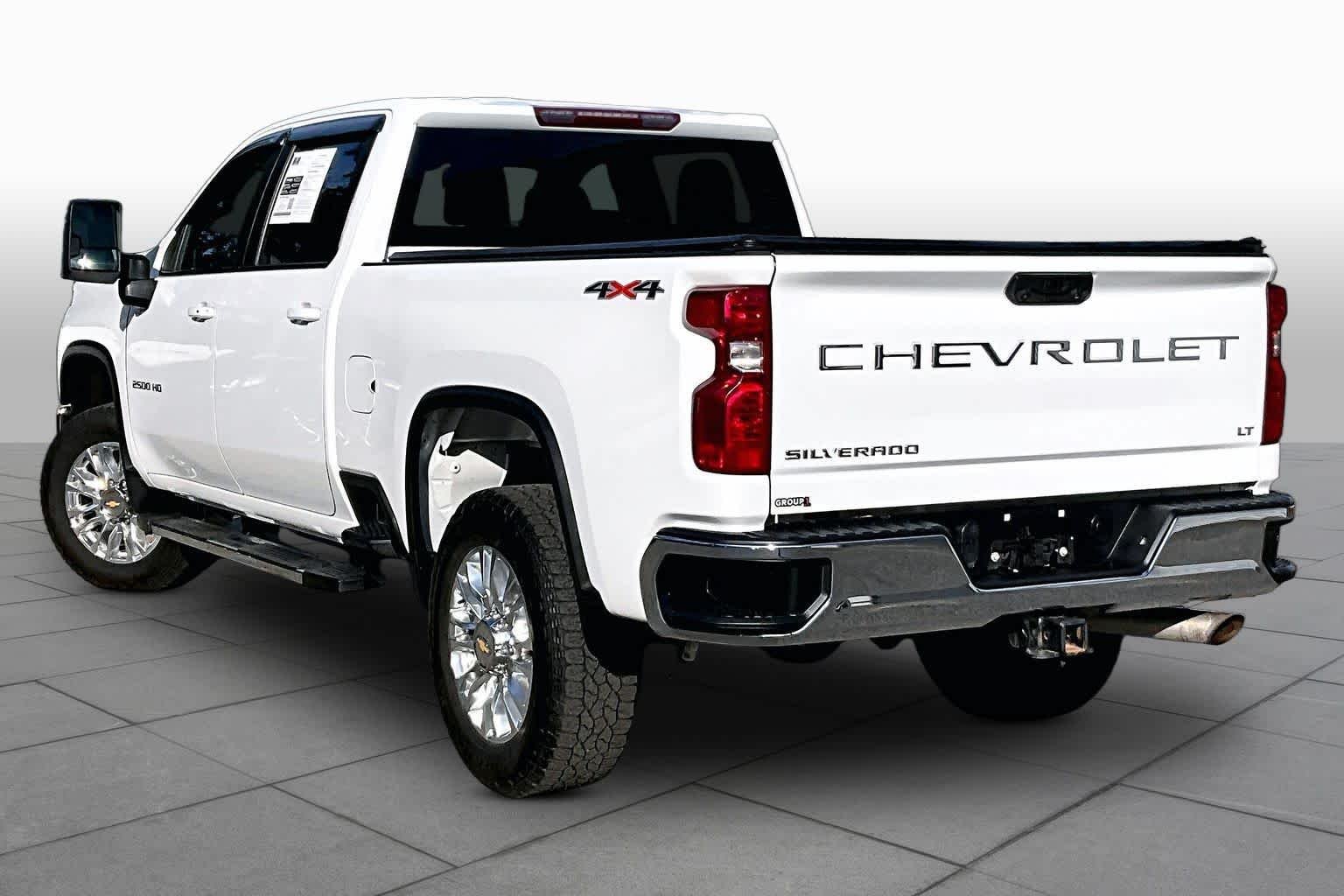 Used 2024 Summit White Chevrolet LT image 12
