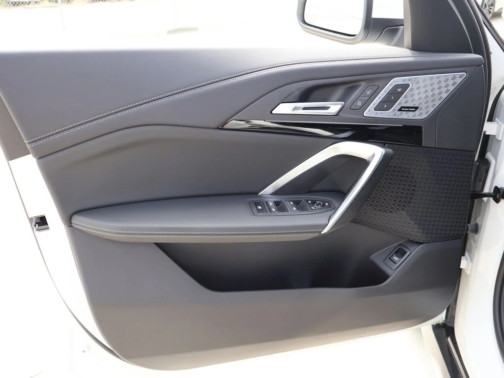 2025 BMW X1 28i - Photo 31