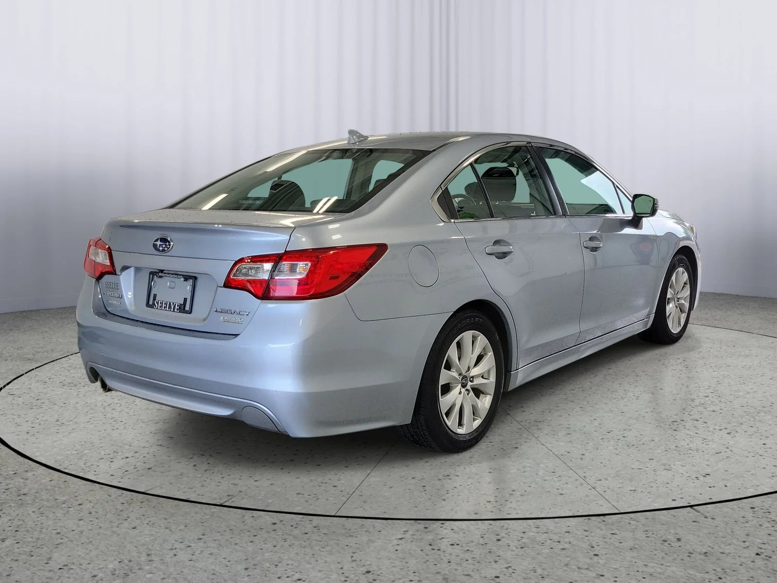 Used 2017 Silver Subaru 2.5i image 2