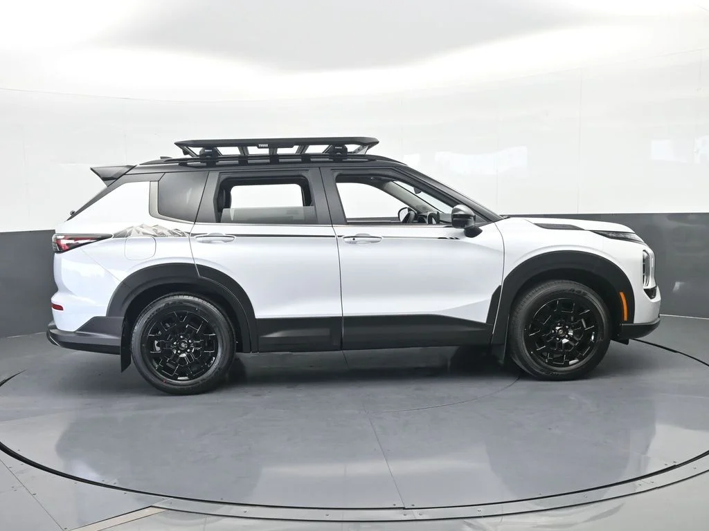 New 2026 White / Black Mitsubishi Trail Edition image 7