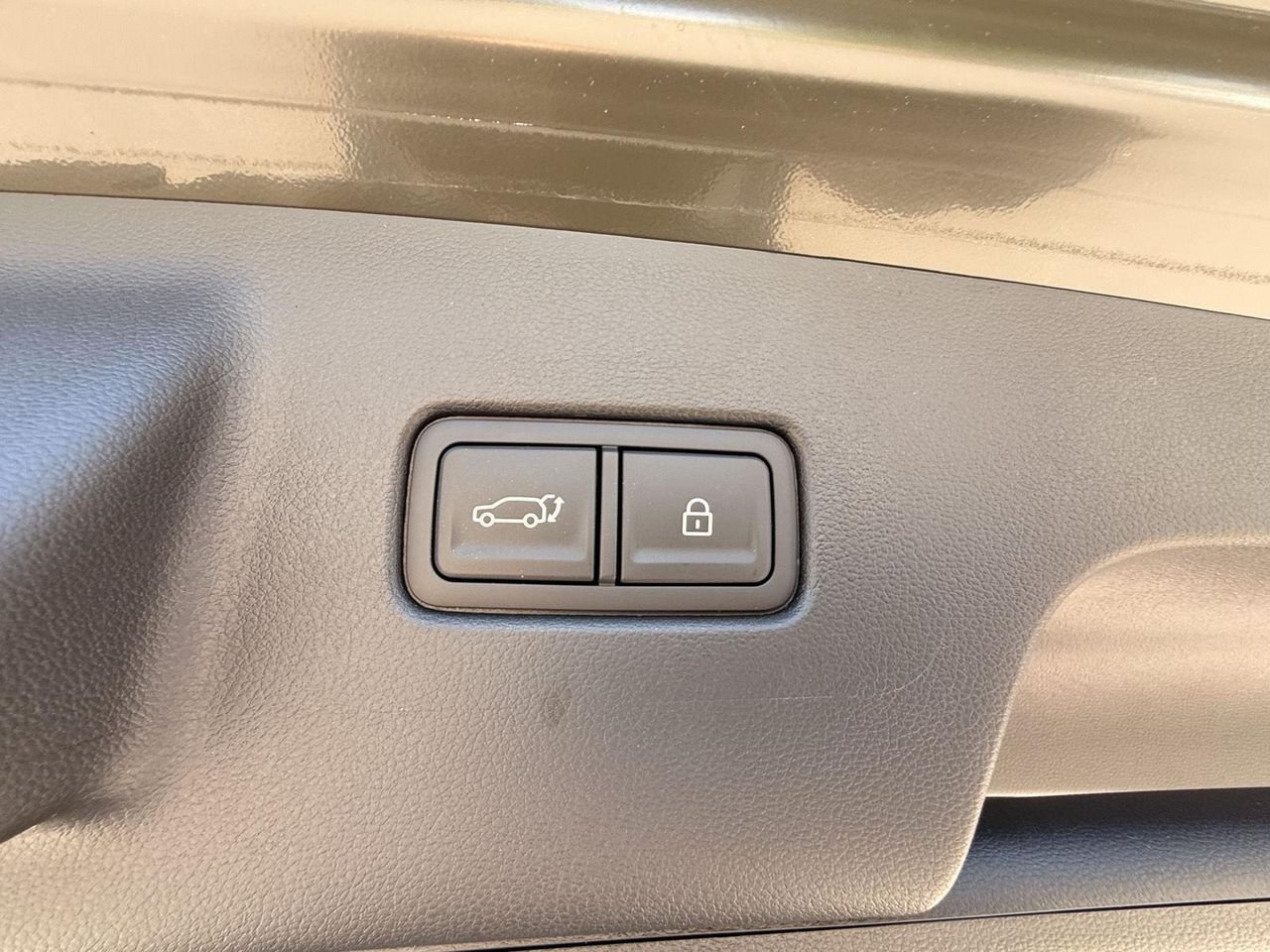 New 2026 Titan Charcoal Pearl Hyundai SEL AWD image 18