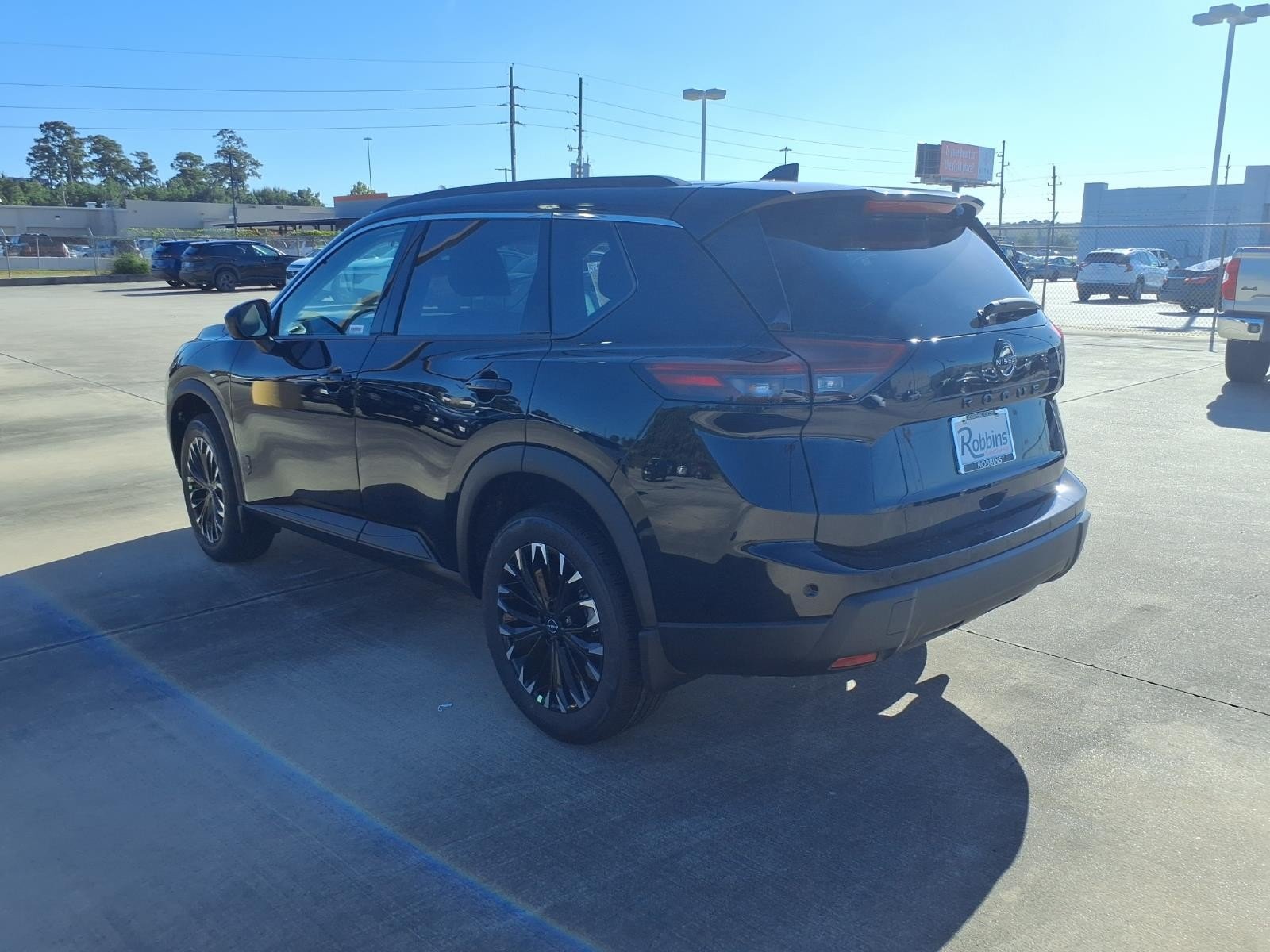 2026 Nissan Rogue photo 2 of 26