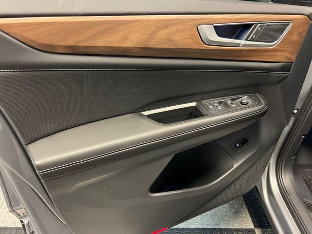 New 2026 Silver Volkswagen 2.0T SE w/Technology image 8