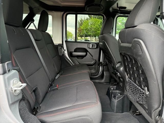 Used 2018 Silver Jeep Unlimited Rubicon image 14