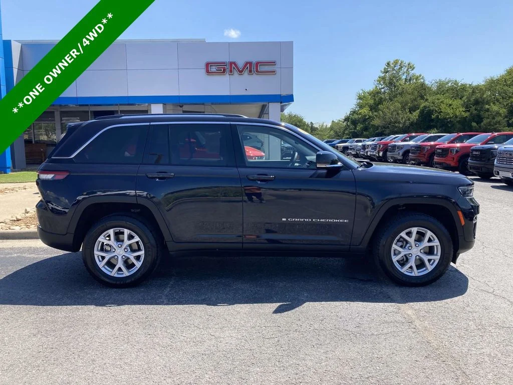 Used 2023 Black Jeep Limited image 2