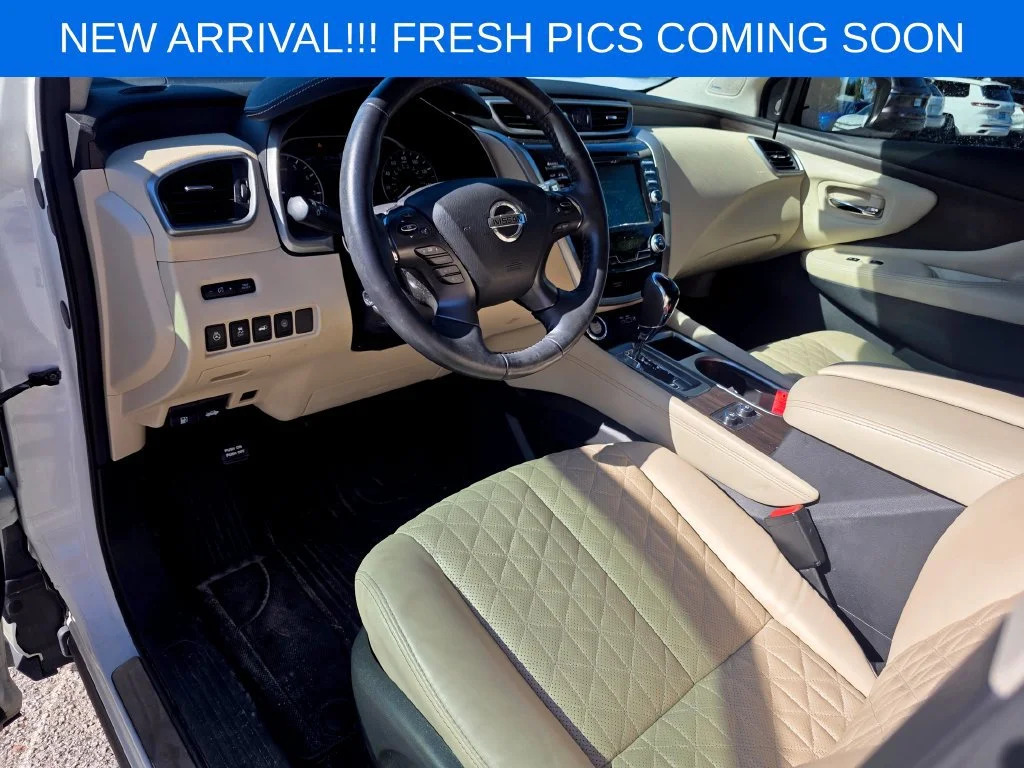 Used 2021 White Nissan Platinum FWD image 7