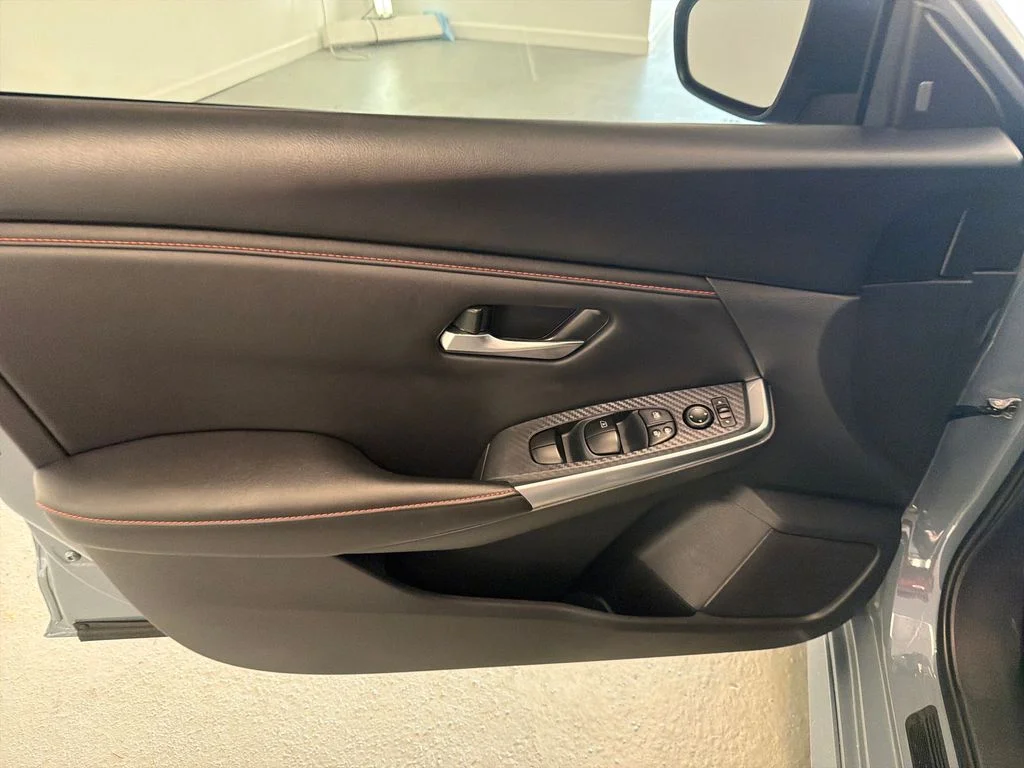 Used 2025 Gray Nissan SR image 13