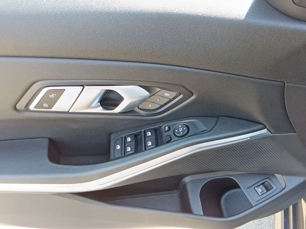 Used 2022 Mineral Grey Metallic BMW 330i xDrive image 9