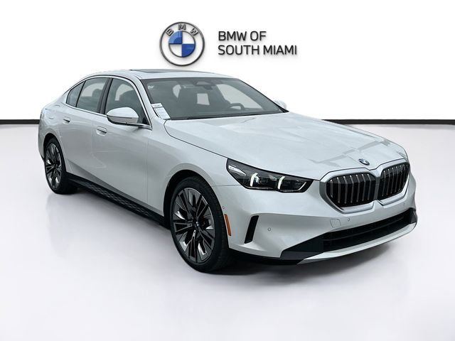 New 2026 White BMW 530i image 1