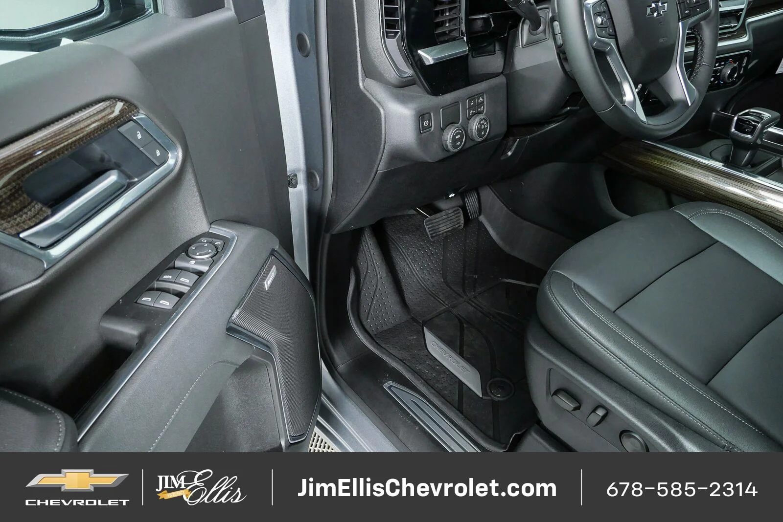 New 2026 Sterling Gray Metallic Chevrolet RST image 9