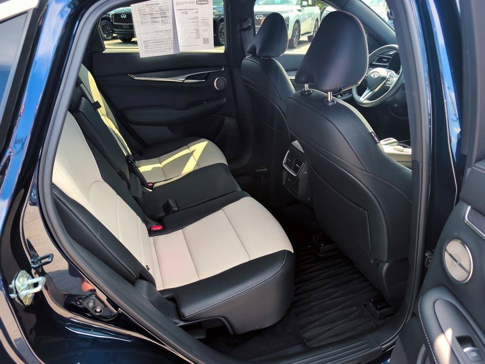 Used 2025 Hermosa Blue INFINITI SENSORY image 13