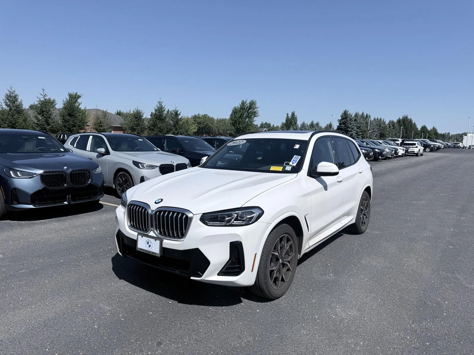 Used 2022 Alpine White BMW xDrive30i image 3