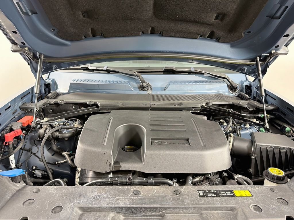 Certified Used 2023 Blue Land Rover X-Dynamic SE image 32