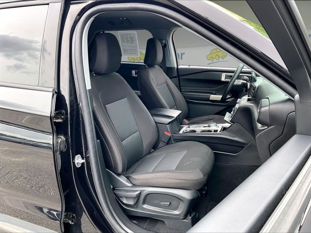 Used 2023 Agate Black Metallic Ford XLT image 10