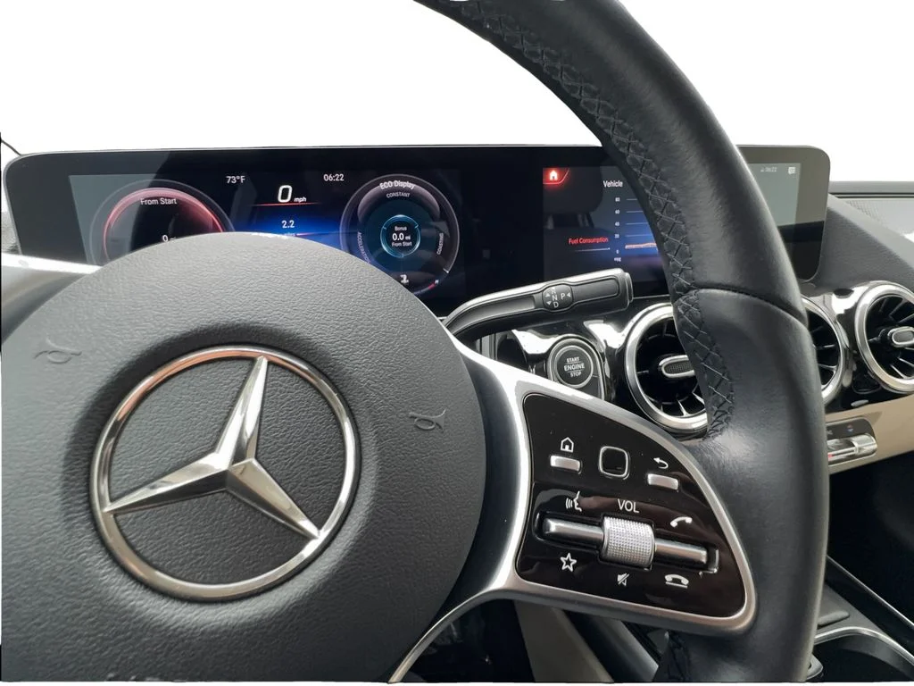 Used 2022 White Mercedes-Benz GLA 250 image 37