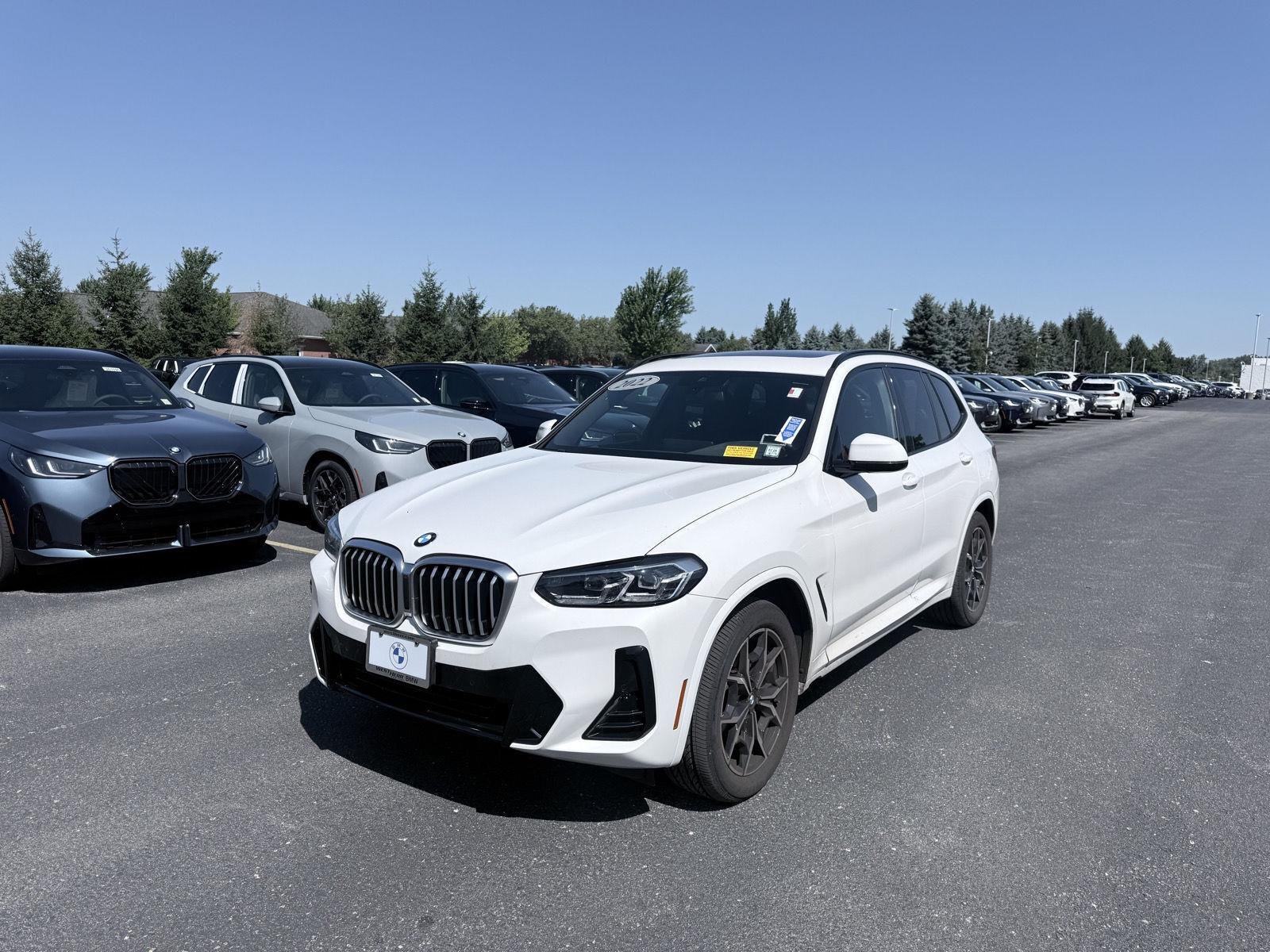 Used 2022 Alpine White BMW xDrive30i image 3