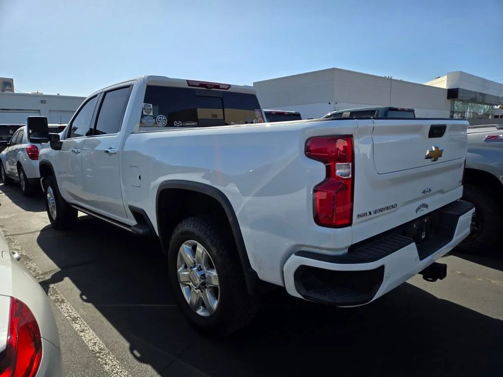 Used 2022 Summit White Chevrolet LTZ image 2