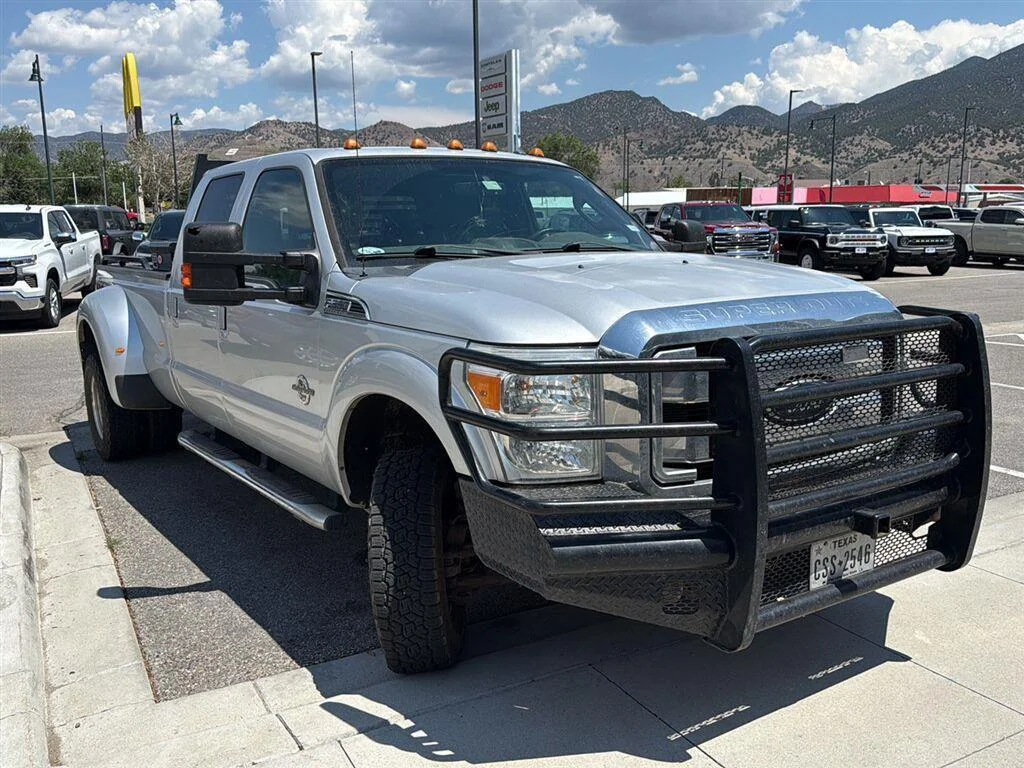 Used 2014 Ingot Silver Metallic Ford Lariat image 2