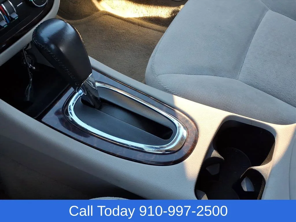 Used 2012 SUMMIT WHITE Chevrolet LT Fleet image 25