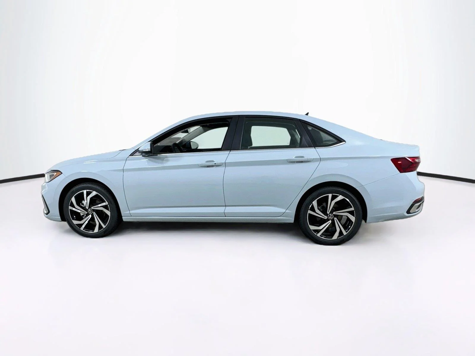 New 2027 GRAY Volkswagen SEL image 3