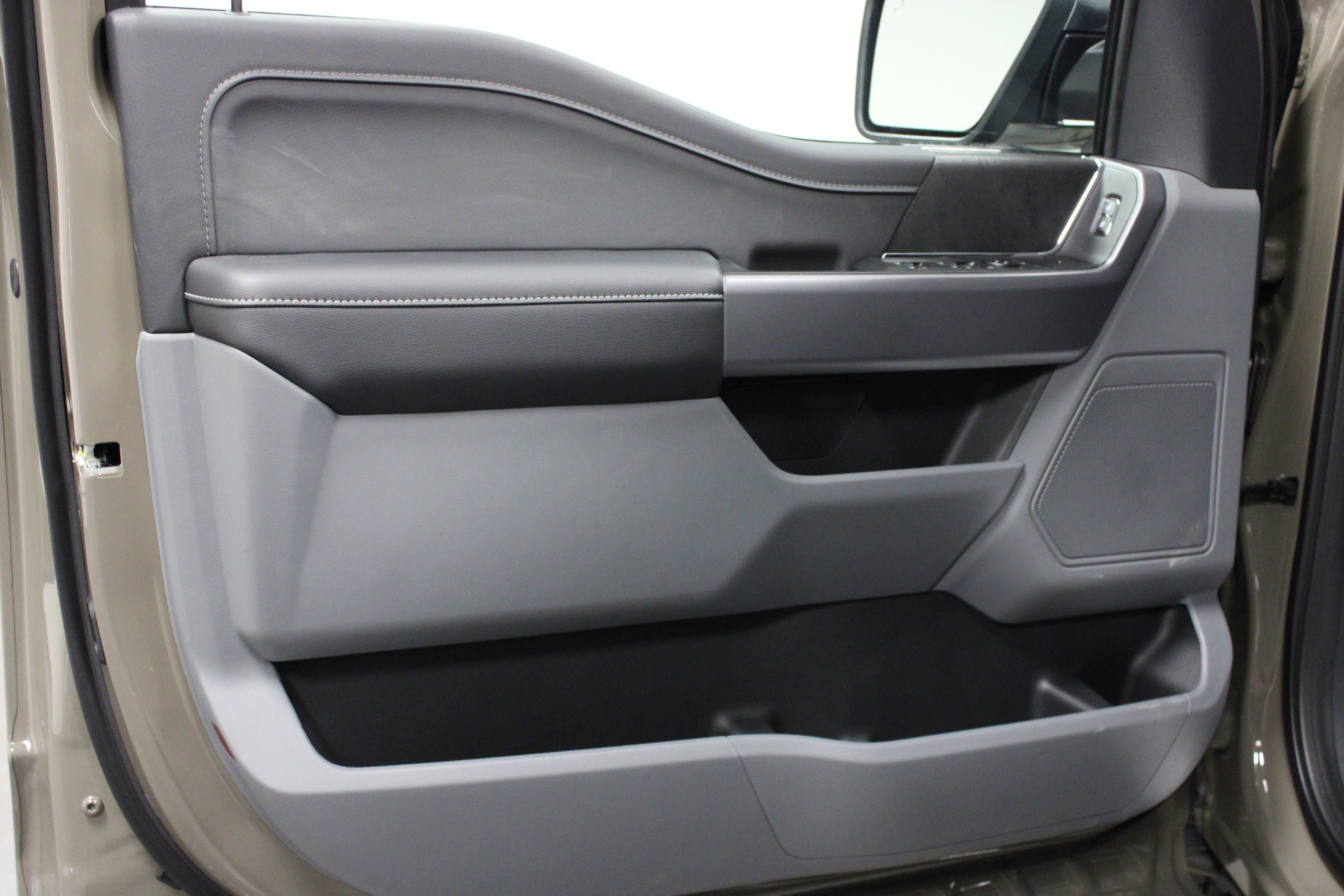 New 2026 Marsh Gray Ford XLT image 11