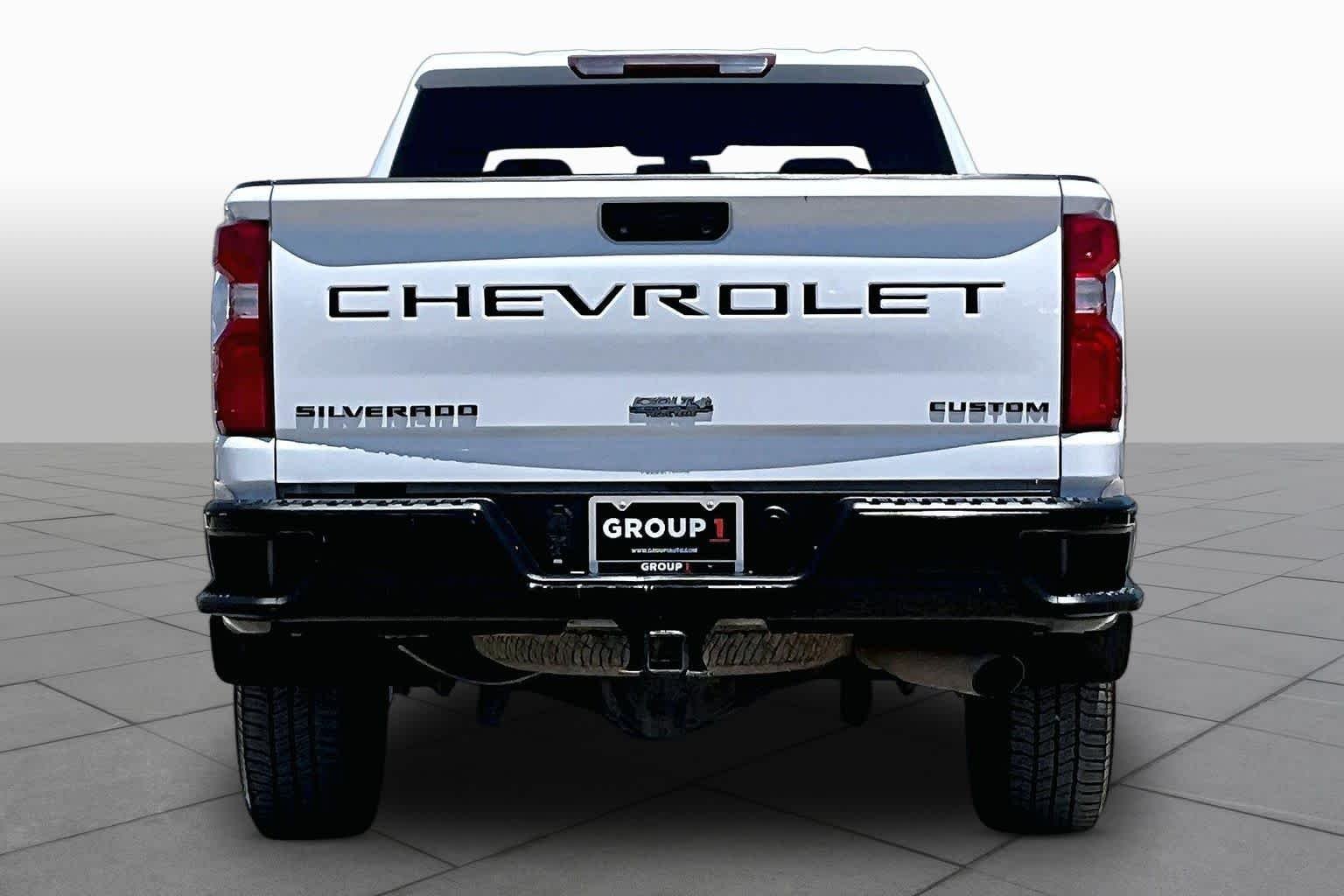 Used 2021 Summit White Chevrolet Custom image 5