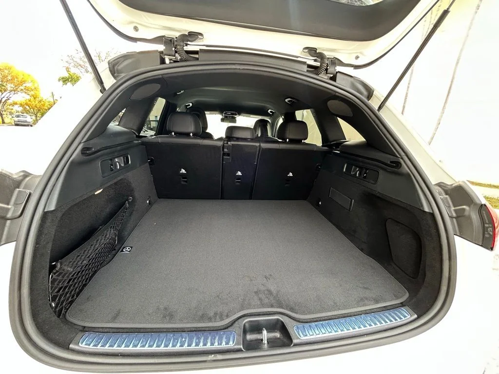 Used 2025  Mercedes-Benz GLC 300 image 40